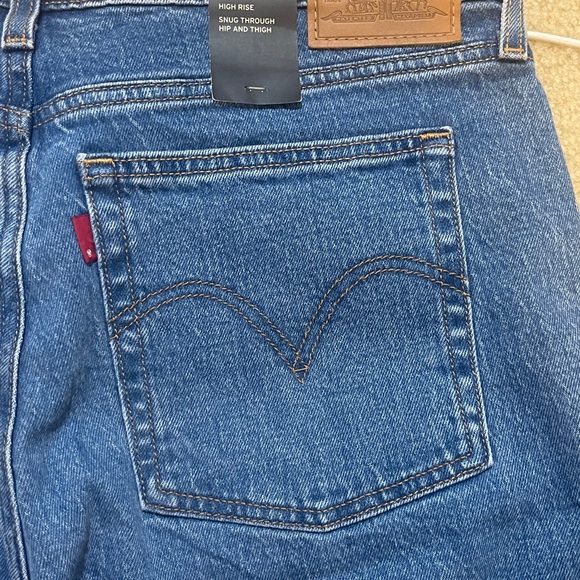 Levi's Women's Blue Jeans, New with tag - Picture 10 of 11